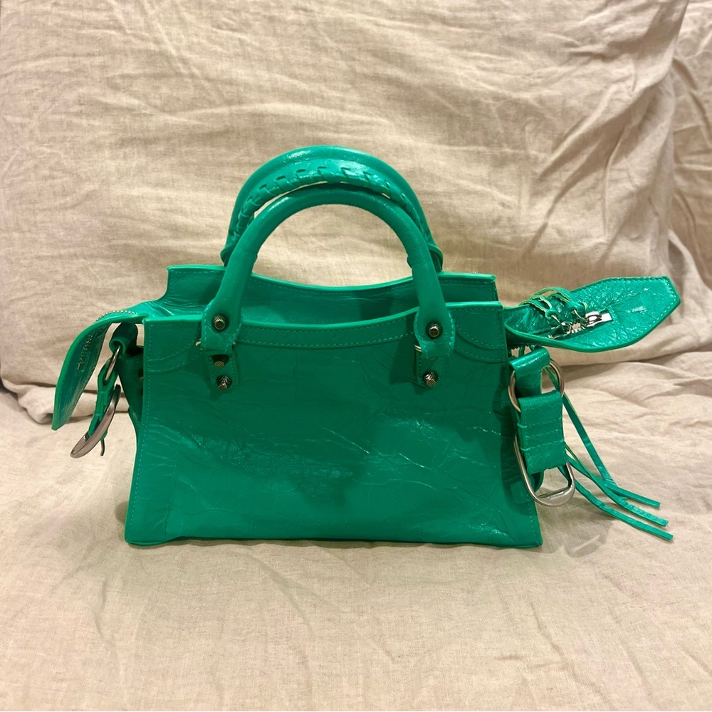 $2790 Balenciaga Arena Neo Cagole Lamb Leather Crossbody Bag, Vivid Green 700940 - Picture 5 of 16